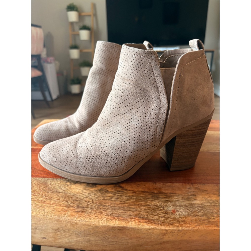 Universal Thread Womens Perforated Taupe Ankle Booties Block Heel Size 9.5